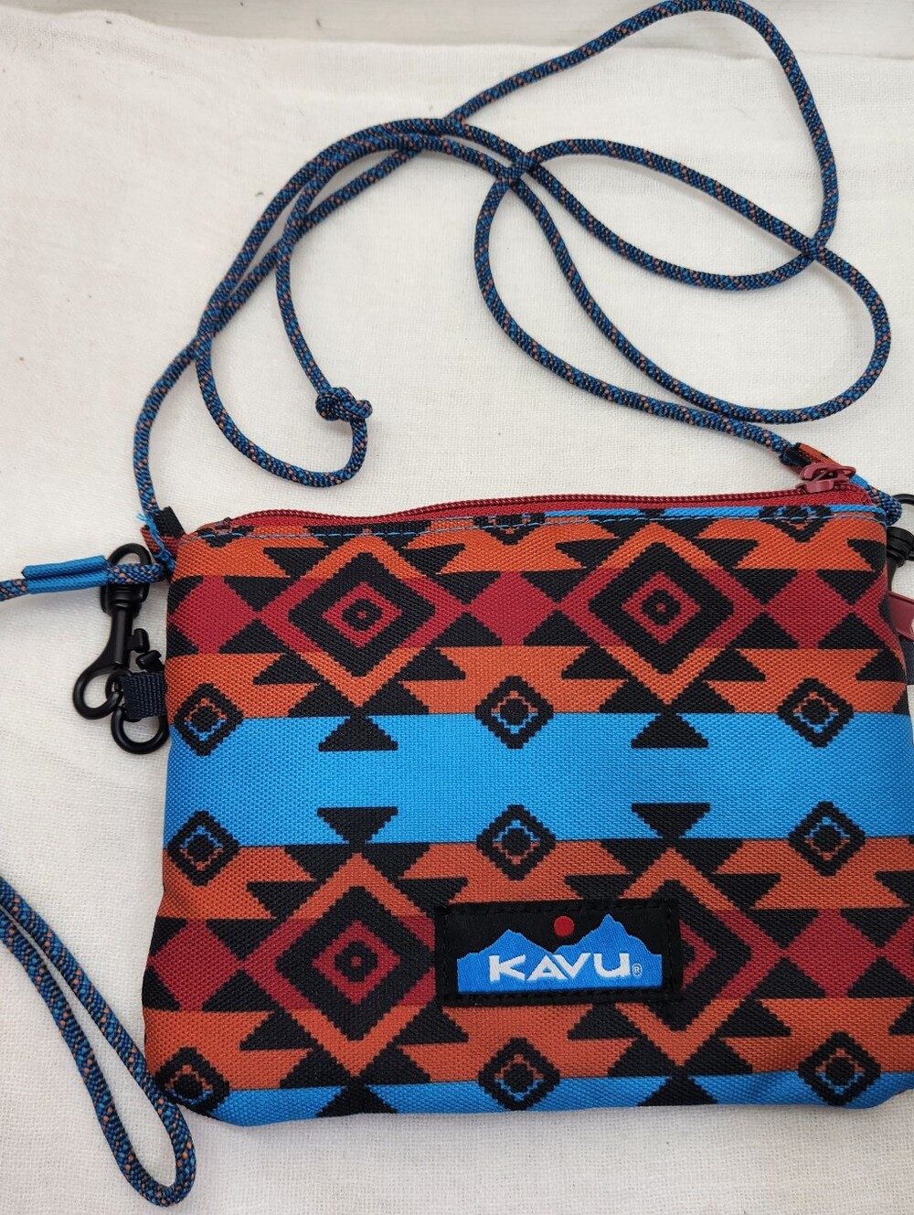KAVU Renrose Knit Crossbody Wallet Bag with Rope Strap Aztec Red Blue